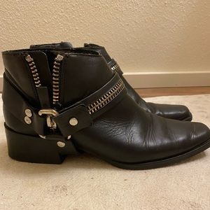 Zara woman zipper bootie